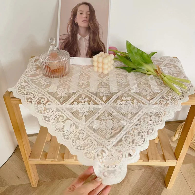 Nappe en Dentelle Ajourée – Déco Romantique pour Mariage ou Maison Chic
